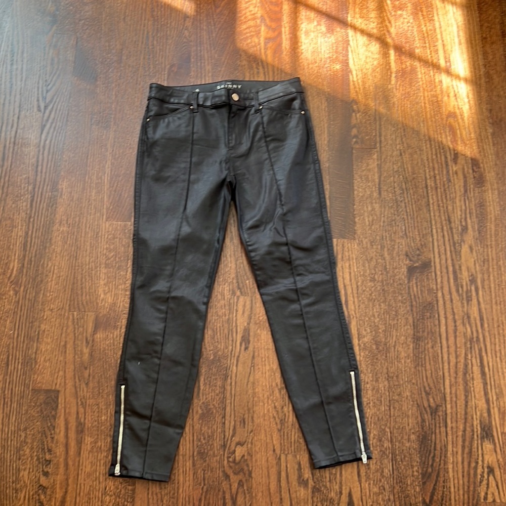 WHBM brown skinny ankle jean. Size 6